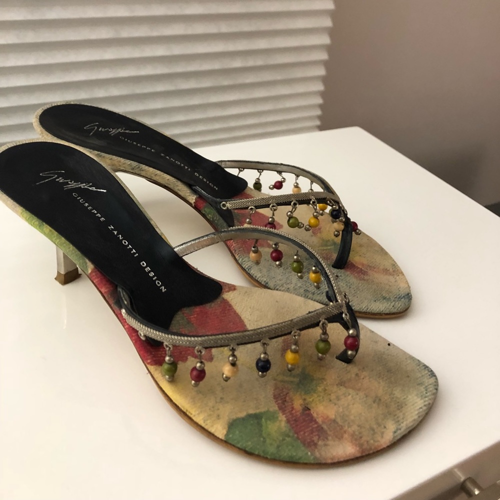 Authentic Giuseppe Zanottis adorable kitten heel